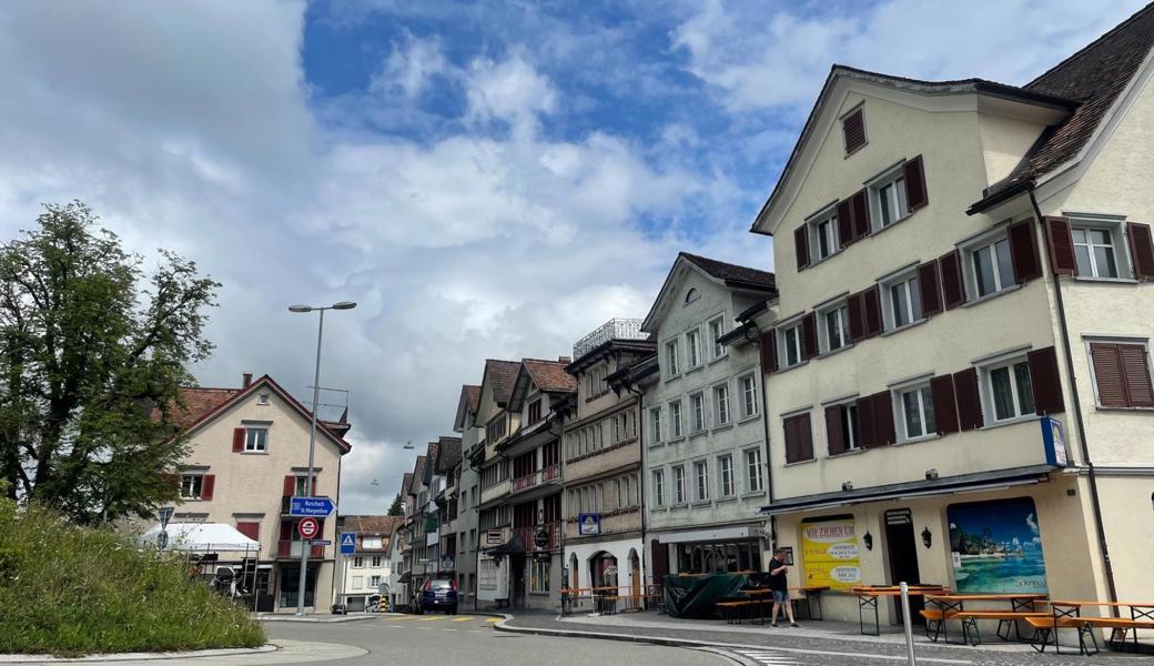 Auf der Trogenerstrasse hat sich das Partyvolk an zwei Wochenenden unrühmlich verhalten. Die Stadt hat deshalb eingegriffen. 