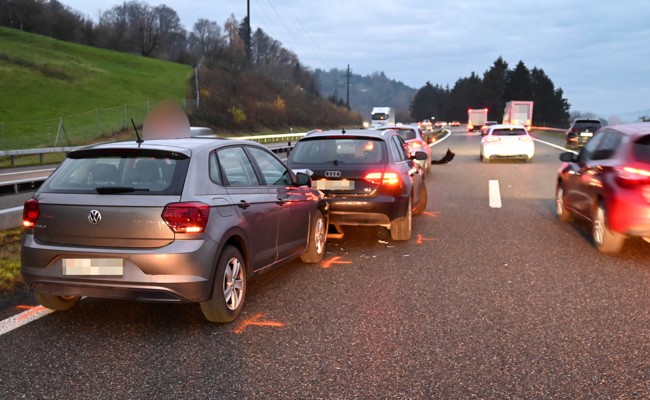 Morgenverkehr massiv behindert: Auf der A1 sorgt ein Unfall für Stau