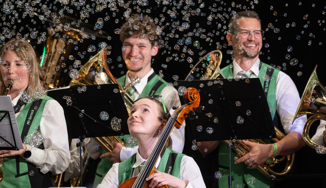 Mit Trompeten und Klarinette: Blasmusik übernimmt Rhema