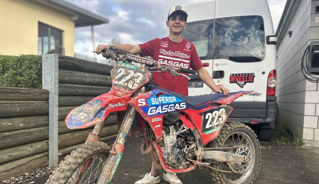 Arbeiten, schlafen, motocrossen: Mariano lebt für sein Hobby