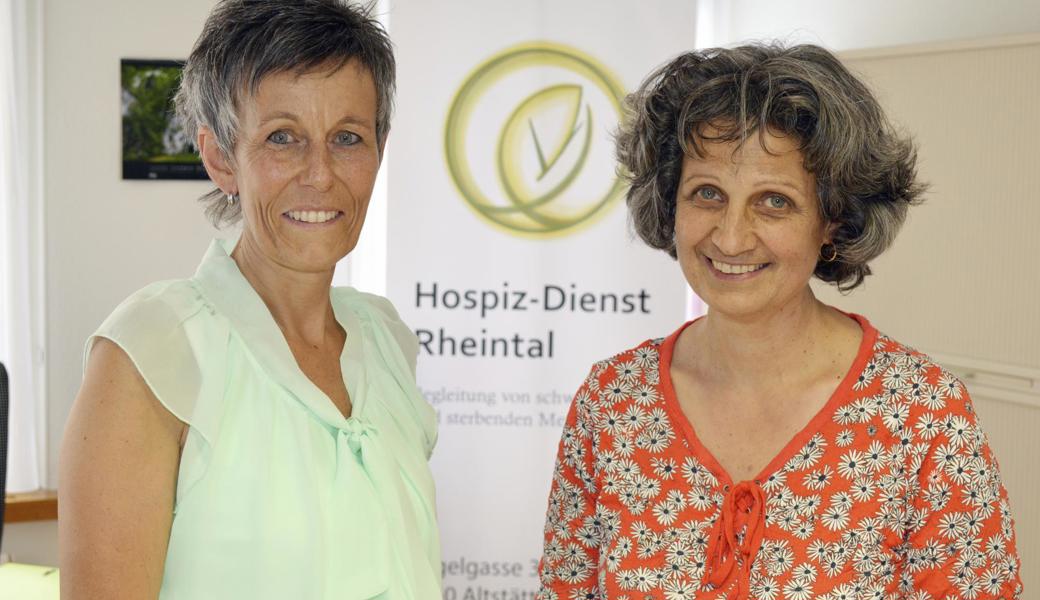 Regula Bont (links) und Antonietta Söldi führen die Geschäftsstelle des Hospiz-Dienstes Rheintal in Altstätten. Neu ist diese an der Kugelgasse 3 untergebracht.