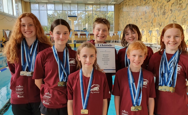 Sieben Schwimmerinnen und Schwimmer gewannen 20 Medaillen