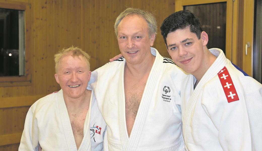 Jonas Schmid (links) und Mike Reyes reisen mit Trainer Mario Bontognali an die Sommerspiele der Olympic Games in Abu Dhabi. 