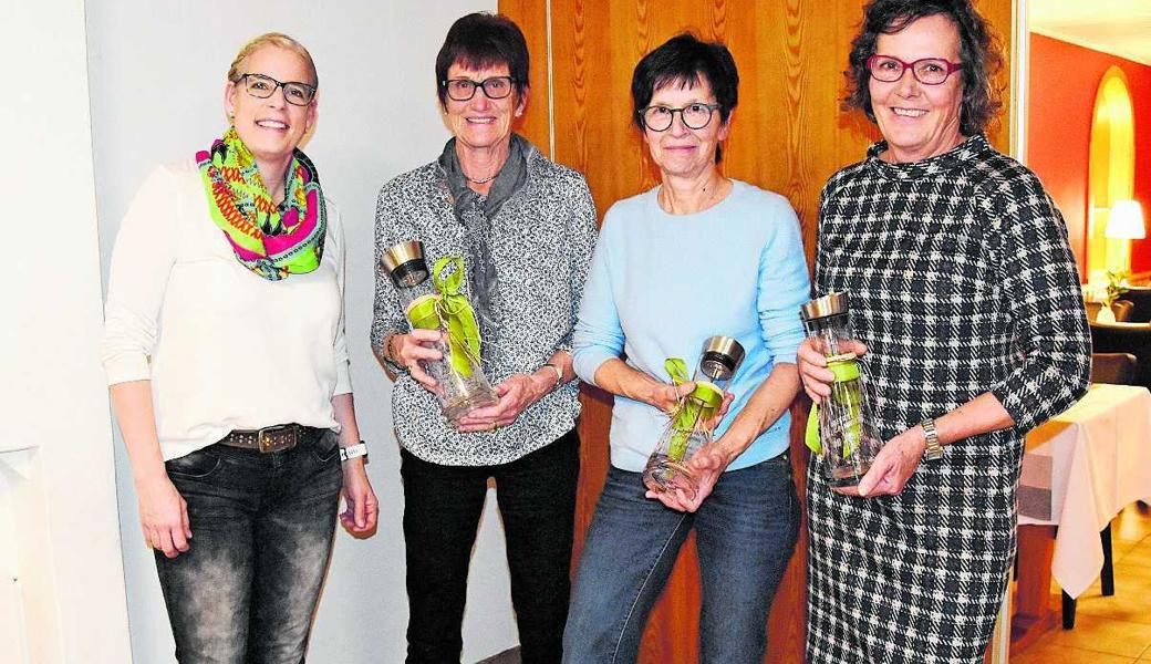 An der HV (v. l.): Sandra Schlegel (seit 5 Jahren Leiterin), Liselotte Baumgartner (50 Jahre im Verein), Erika Steger und Bernadette Steger (beide 40 Jahre im Verein).