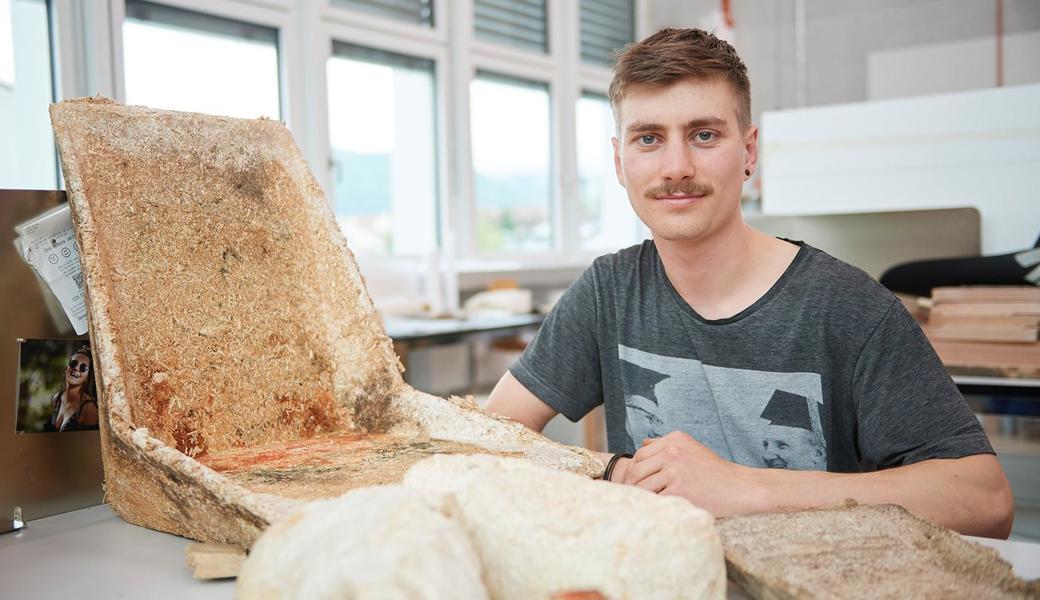 Valentin Küng ist gelernter Schreiner und hat Objektdesign an der Hochschule Luzern studiert. 