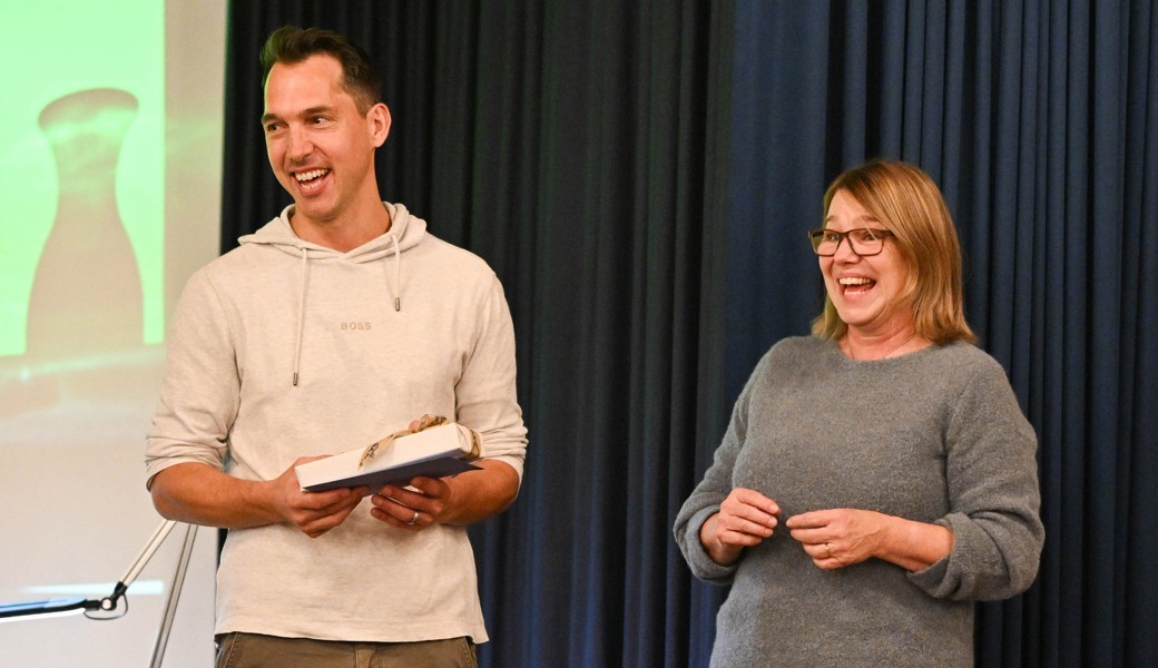 Lesung mit Carlo Janka in der Bibliothek: Beim «Iceman» taut das Publikum auf