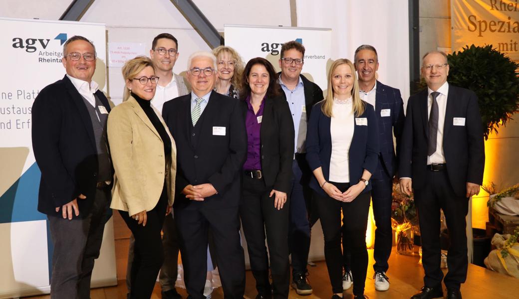 Der AGV Rheintal-Vorstand mit dem frisch gewählten Präsidenten Klaus Brammertz (vierter von links) und Vorgängerin Brigitte Lüchinger (fünfte v.l.)