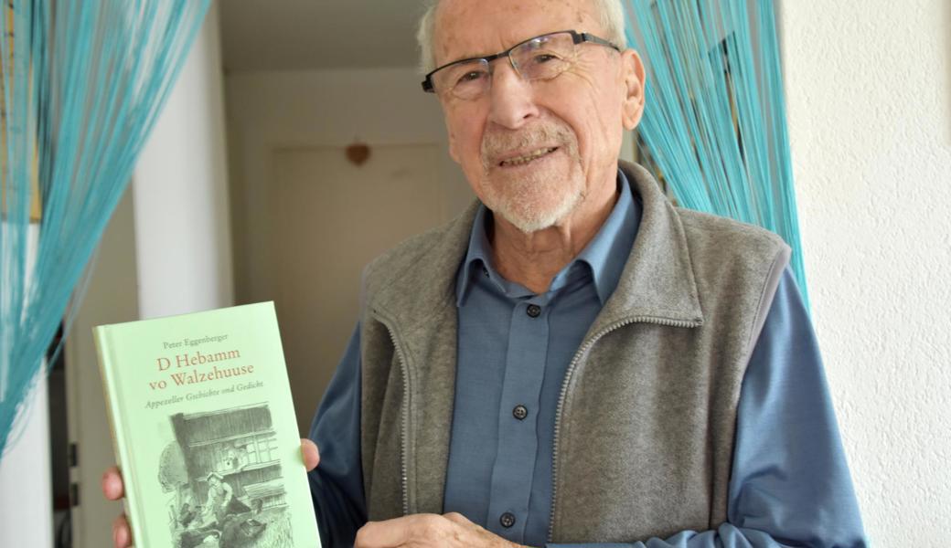 «D Hebamm vo Walzehuuse» ist Peter Eggenbergers erstes Buch, das auch Gedichte enthält.