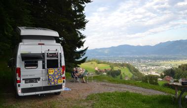 Campen mit Blick übers Rheintal