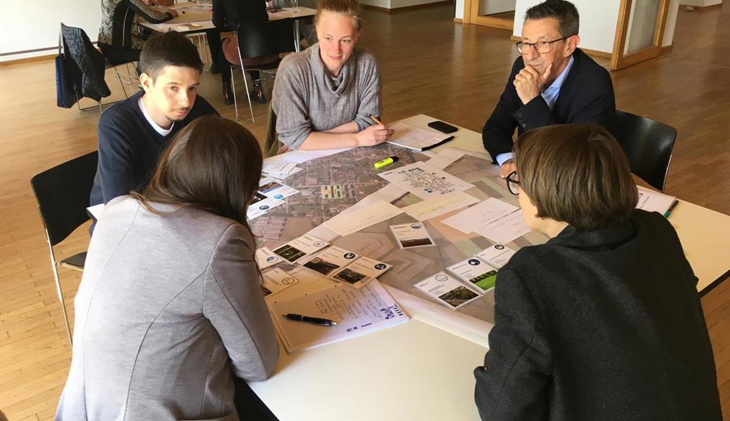 Im Mittelpunkt des Workshops stand die Frage, wie Regenwasser konkret in den Planungsprozessen der Gemeinden berücksichtigt werden kann. 