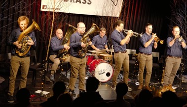 Jodlerklub, Zauberer und Blechmusikband zu Gast im Theater