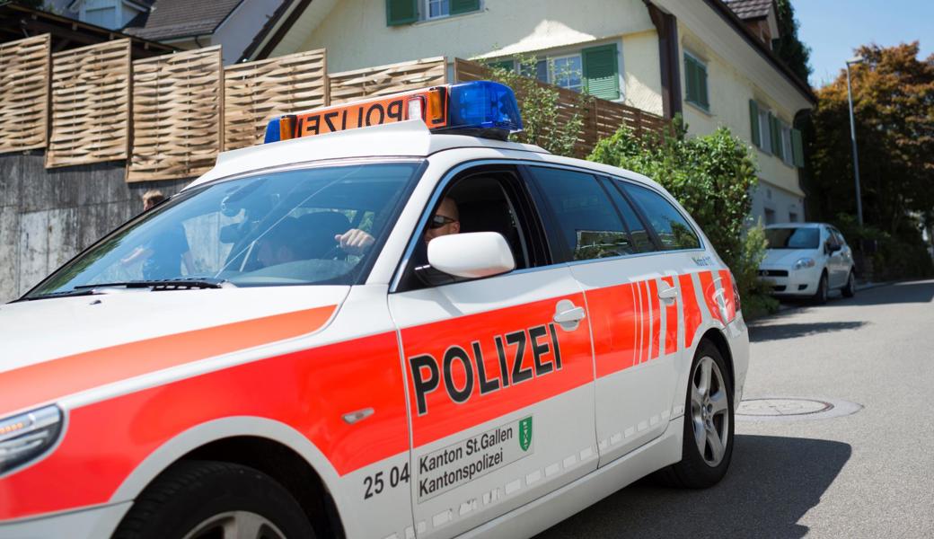 Die Kantonspolizei St.Gallen im Einsatz - hier in Staad.