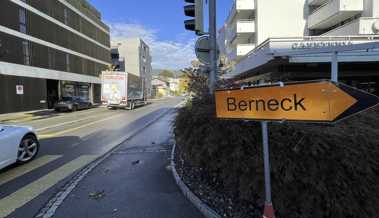 Wer schnell nach Berneck will, missachtet die Umleitungstafel