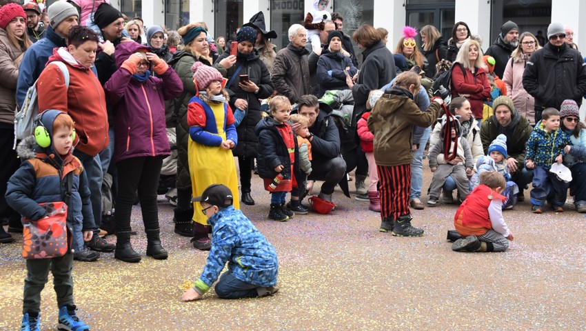 Spass für Gross und Klein bei der «Fasnacht am Markt»