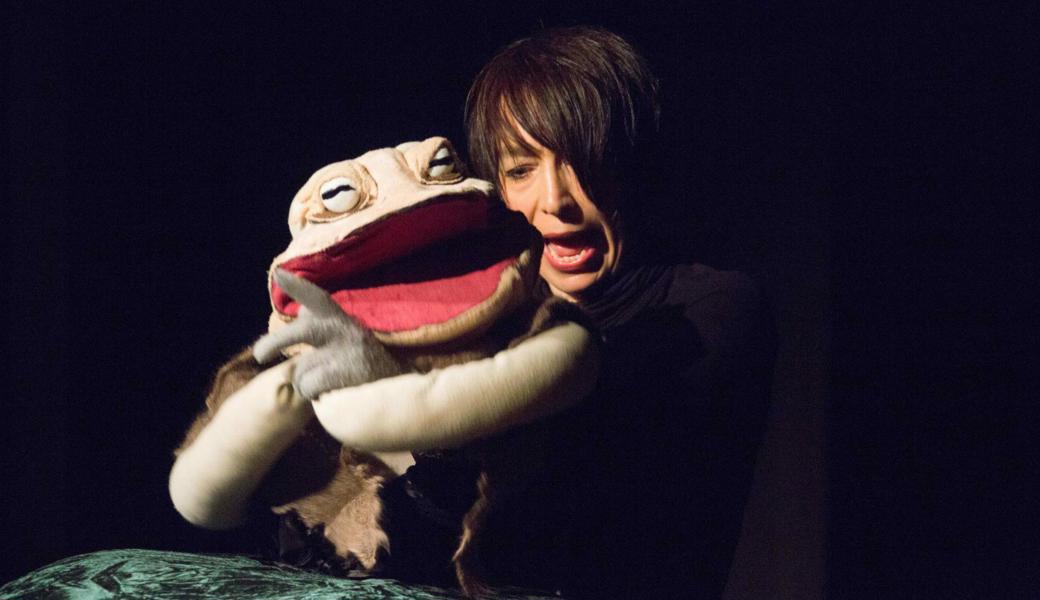 Mit Kathrin Bosshard und ihren Puppen gastiert die aktuelle Trägerin des Schweizer Theaterpreises im Diogenes-Theater.