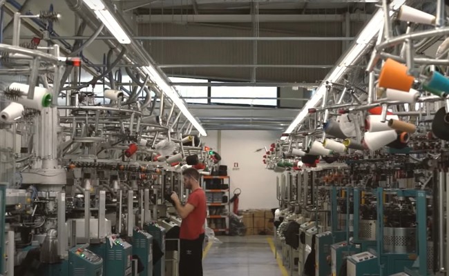 Zu den bunten kommen jetzt die schwarzen Socken: Jacob Rohner AG übernimmt Blacksocks