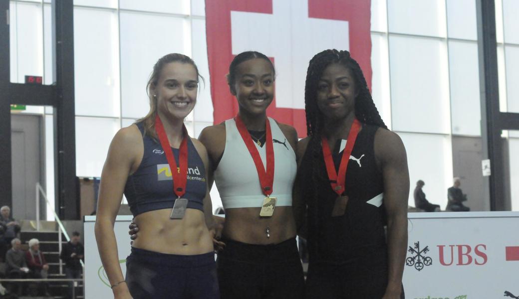 Riccarda Dietsche (l.) gewann mit Silber ihre erste Elite-Medaille über 200 Meter. Die Siegerin heisst Sarah Atcho (Mitte).