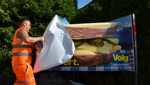 Plakate, Wind, Wetter und Begegnungen: Unterwegs mit einem Afficheur im Rheintal