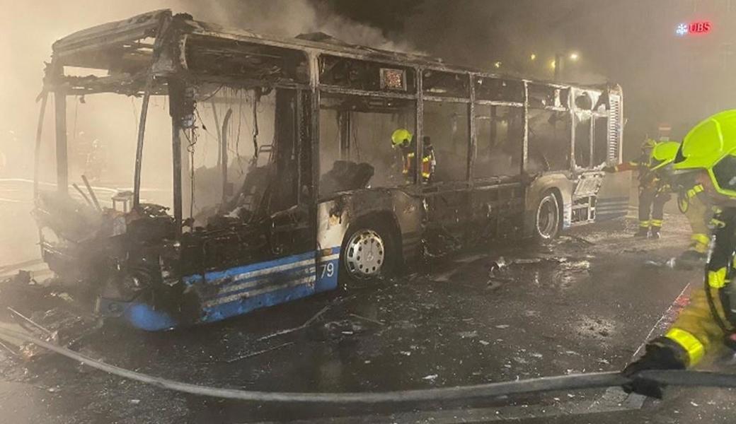 Trotz sofortigen Einsatzes der Feuerwehr St. Margrethen brannte der Bus vollständig aus. 