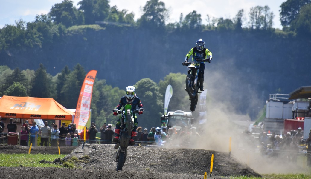 Temporeiches Spektakel mit Sprüngen, scharfen Kurven und Motorensound – die Bilder