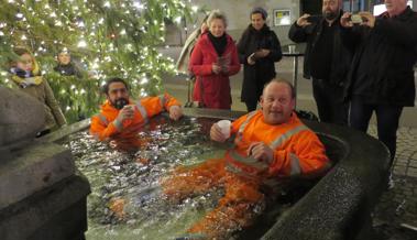 Bädele unterm Stadt-Christbaum