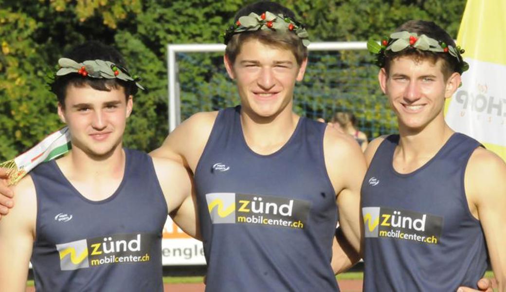 Die Altstätter (v. l.) Sandro Graf (U18), sowie Jodok Buschor und Maurin Buschor (beide U20) gewannen einen Kranz an den Schweizer Meisterschaften.