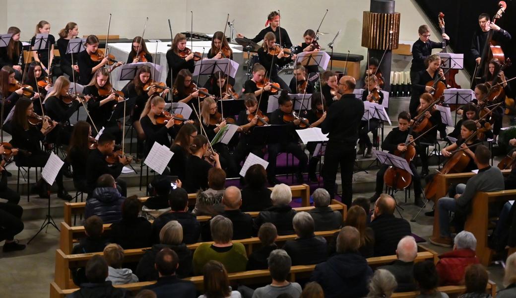 Imposant: Das Jugendorchester «2schönS» der Musikschule Oberrheintal. 