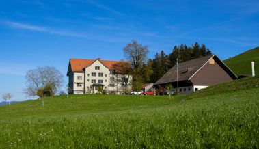 Fotovoltaikanlage auf Stalldach beim Watt wird realisiert