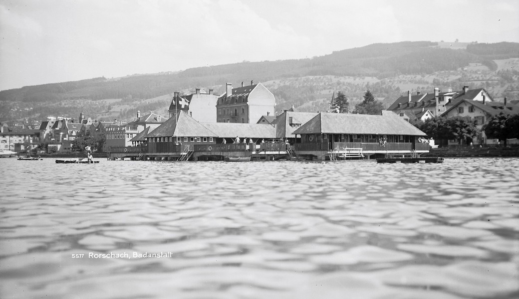 Die kantonale Denkmalpflege würdigt die abgebrannte Badhütte - und zeigt Bilder aus dem Archiv