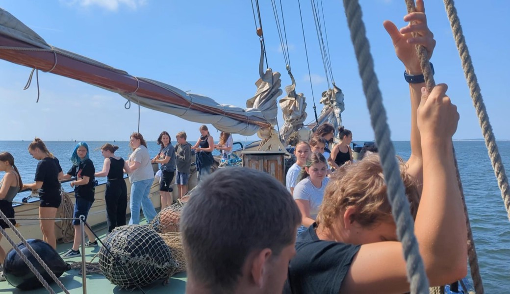 Sonne und gute Laune bei den Rheintaler Segeltörns in Holland