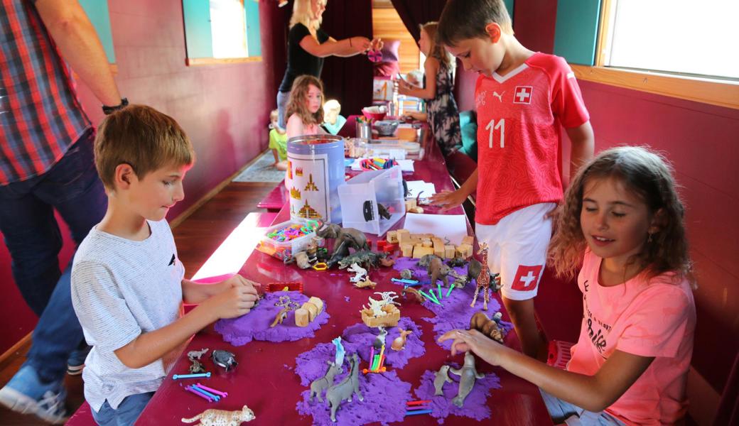 Im Zirkuswagen "Funkeldunkel" konnten sich die Kinder beschäftigen.