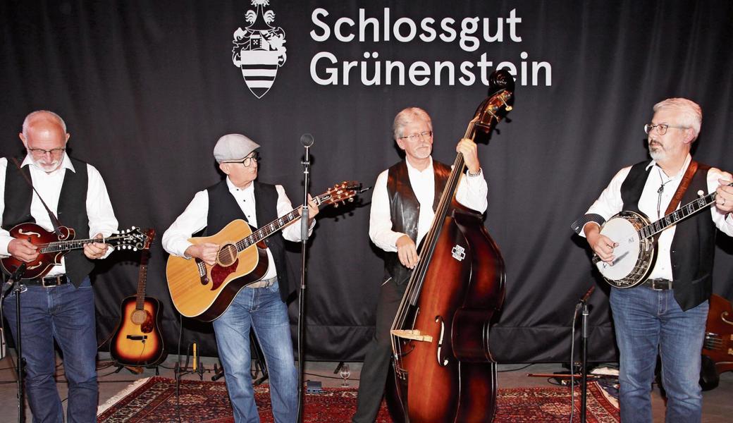 Caludo und Lounge Pickers brachten Stimmung in den Schloss-torkel. 