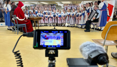 Überraschungsbesuch: SRF bringt Samichlaus und Nicolas Senn ins Kinderjodelchörli