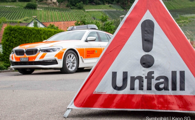 Beim Rückwärtsfahren in Fussgängerin geprallt