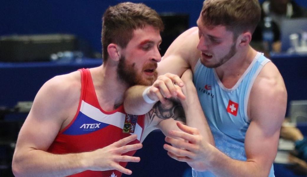 Andreas Vetsch (rechts) gewann an der WM einen Kampf. 