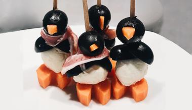 Cooler Apéro-Snack: Pinguine aus Mozzarella