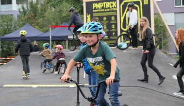 Der Pumptrack ist eröffnet: Ein Paradies für alles, was Räder hat