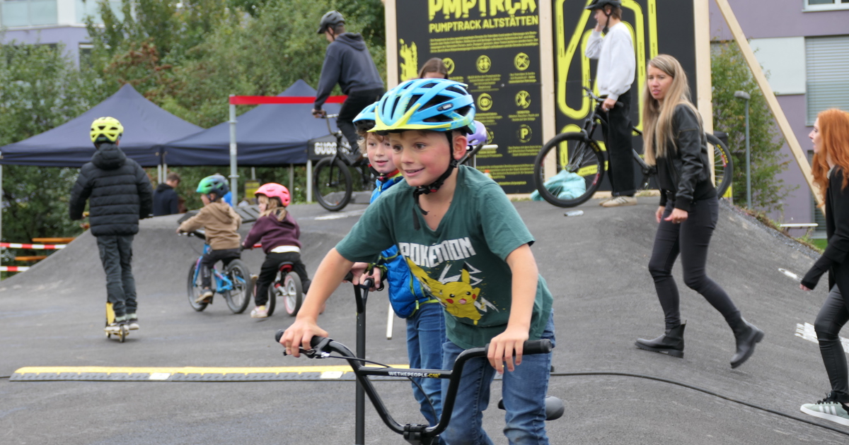 Pump Track Raunheim Der Pumptrack ist eröffnet: Ein Paradies für alles, was Räder hat | Der ...