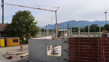 Feldhof modernisiert Betrieb: Neue Lagerhalle und Mitarbeiterunterkunft