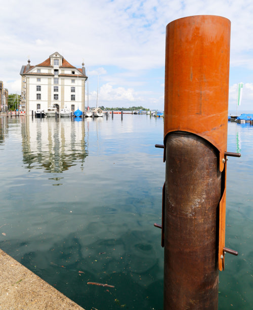 Ein verlängerter Ankerpfahl im Rorschacher Hafen.