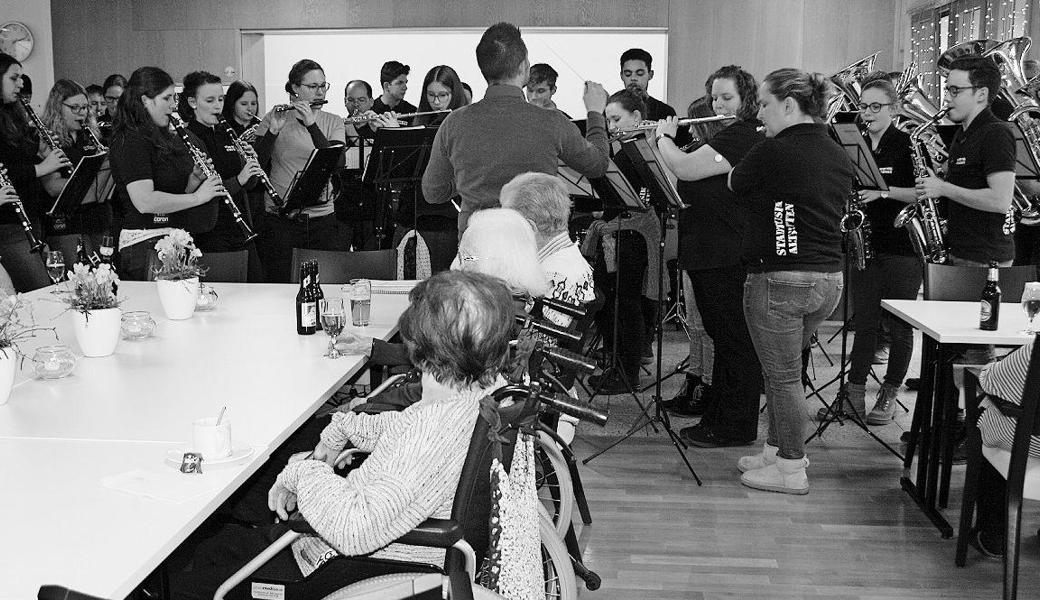 Die Stadtmusik Altstätten bot im Haus Sonnengarten ein abwechslungsreiches Konzert zum Jahresabschluss. Bild: pd