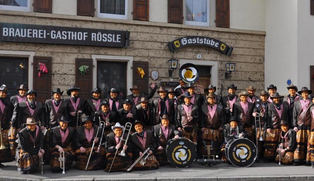 Die Guggamusig Lavaria eröffnete in Zwiefaltendorf ihre Saison.