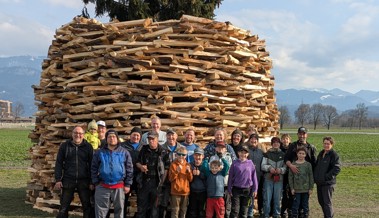 Traditioneller Funken mit Fackelumzug und Festwirtschaft beim Stall Lüchinger