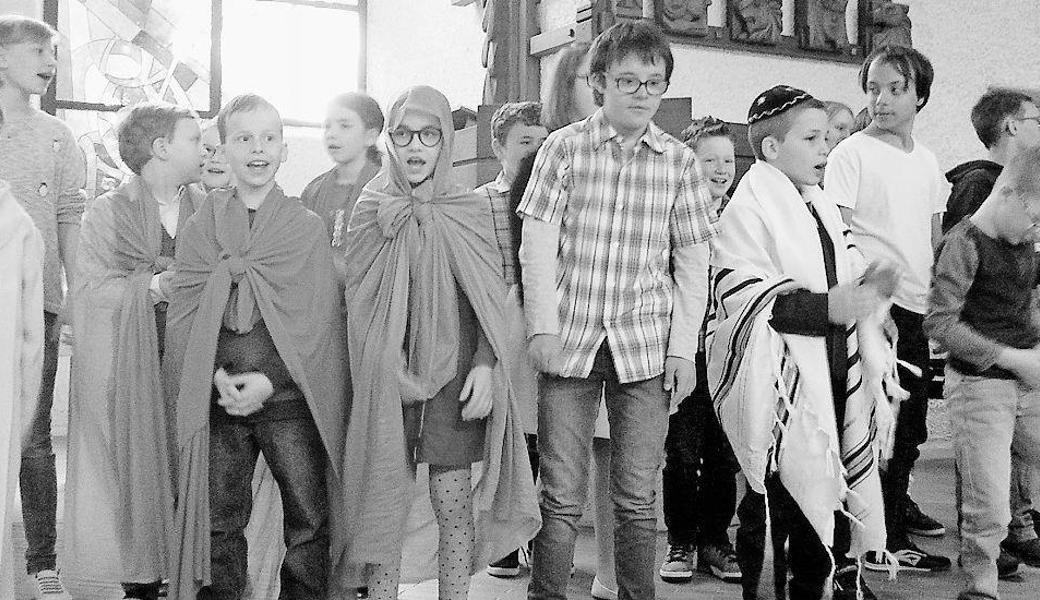 Gestaltet wurde der Gottesdienst von Schülerinnen und Schülern der Heilpädagogischen Schule Heerbrugg. Bild: pd