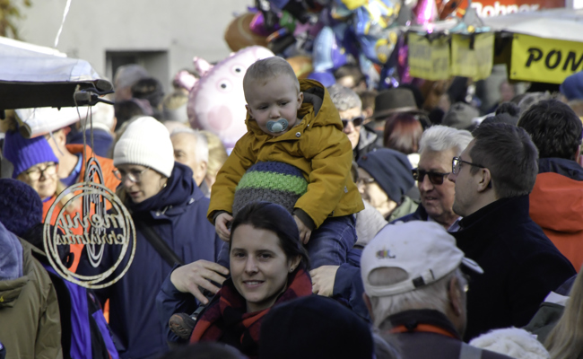 Fast kein Durchkommen am Balgacher Weihnachtsmarkt