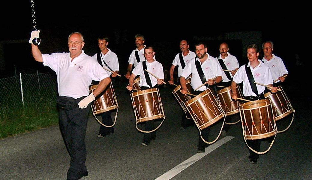 Auch auf das beliebte «Gässeln», auf dem Bild die Teilnehmenden im 2001, durch das nächtliche Lüchingen muss am Jubiläumsanlass 2021 verzichtet werden.