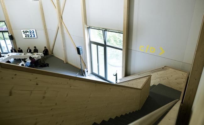 Stichwort: Millionen für die Halle