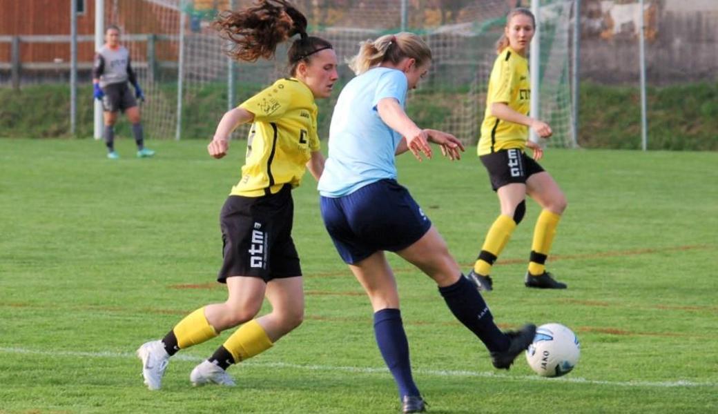 Der FC Widnau (in Gelb) hatte beim FC Ebnat-Kappel keine Mühe, sich durchzusetzen.