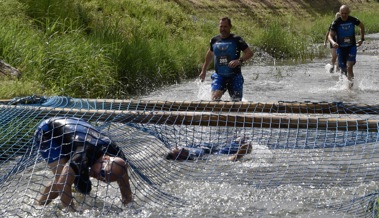 Bei brütender Hitze über Stock und Stein und durch Wasser