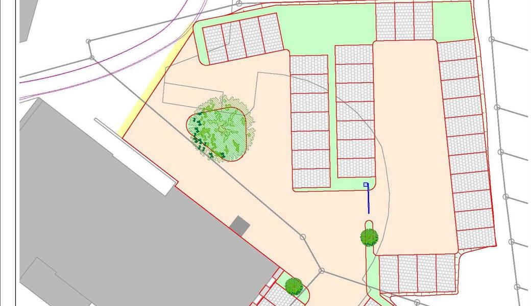 Das Parkplatzprojekt umfasst total 53 neue Abstellplätze, davon 25 für das Gemeindepersonal. Rechts im Bild die geplante neue Unterflur-Wertstoffsammelstelle. 